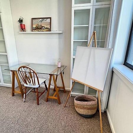 Industrial Yet Modern, 1Bd 1Bth Apt - Woden Phillip Luaran gambar