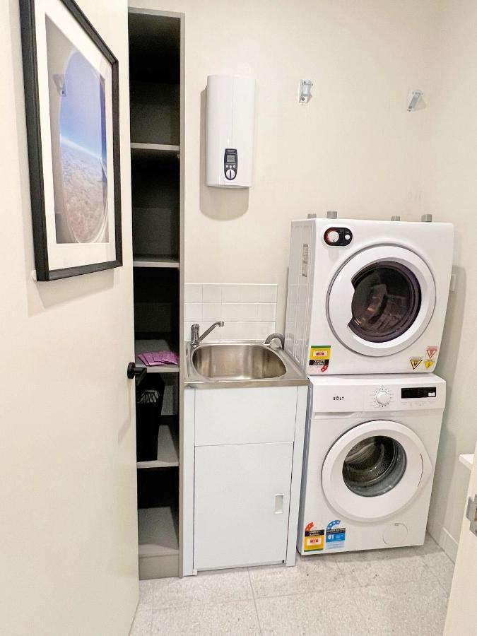 Industrial Yet Modern, 1Bd 1Bth Apt - Woden Phillip Luaran gambar